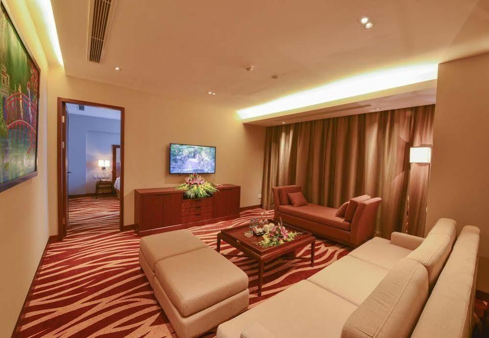Aristo International Hotel Lào Cai Buitenkant foto
